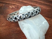 Once Stunning Lovely Band-Ring with Criss Cross and CZ Sterling Silver