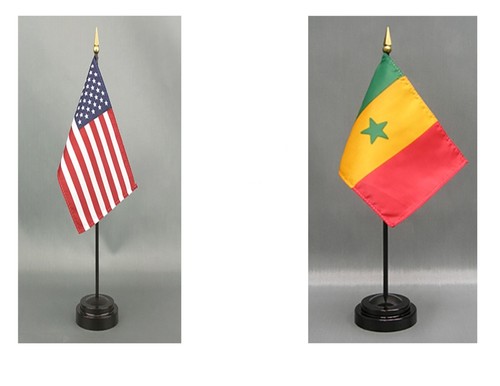 Hecho en los EE. UU.- 1 American & 1 Country Rayon 4""x6"" Bandera de escritorio de oficina y 2 soportes - Imagen 175 de 217