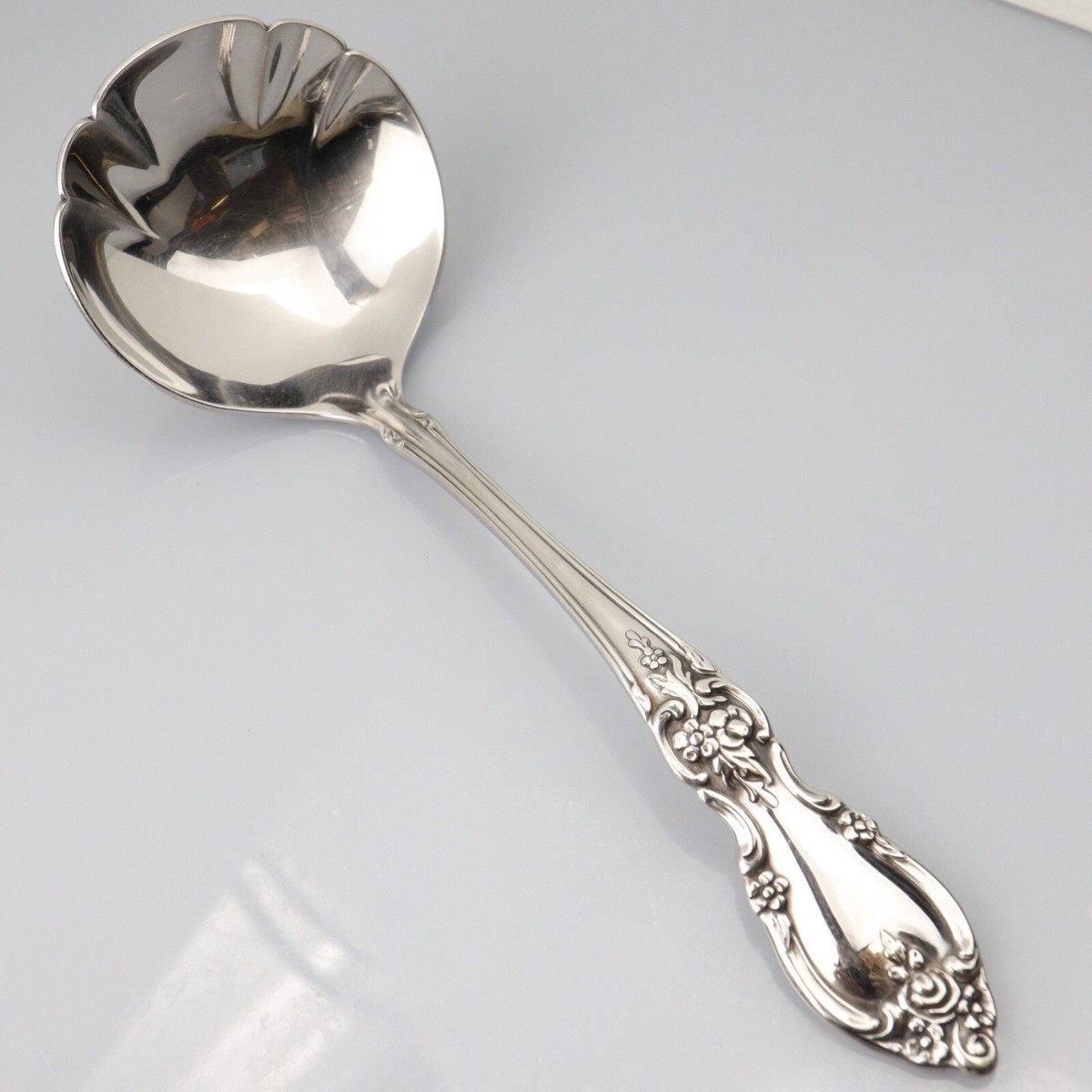 Oneida Equator Gravy Ladle - Stainless Steel Serving Ladle