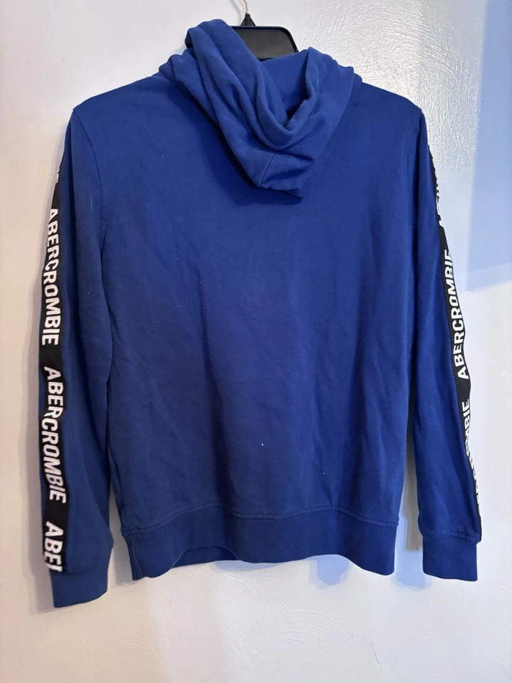 Lote de 2 sudaderas con capucha para niños Abercrombie talla 13/14 - azul real y negro Foto 4 de 4