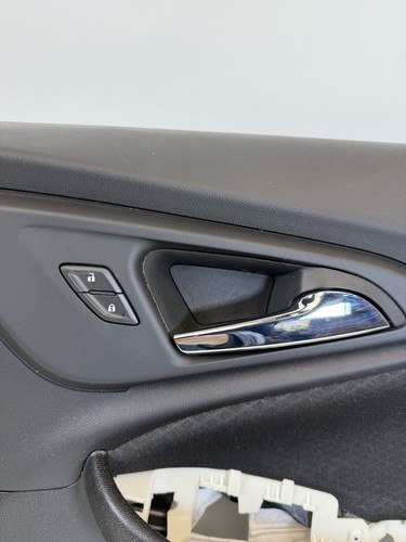 2016 - 2023 Chevrolet Malibu Front Right Passenger Door Trim Panel Black OEM - Foto 6 di 9