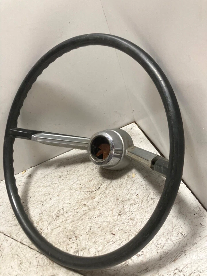 1968 PLYMOUTH FURY III STEERING WHEEL W/ HORN BUTTON ( BLACK ) - Image 4 of 4