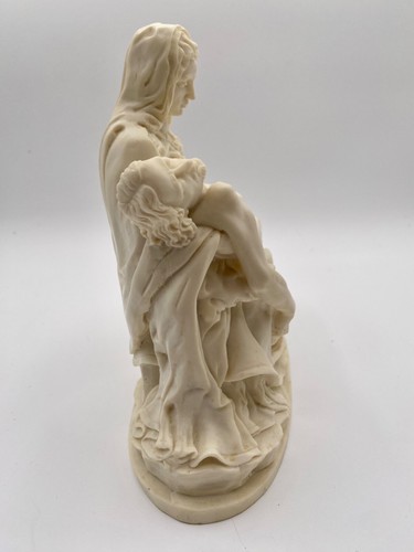 Michelangelo Vatican Catholic Reproduction Of La Pieta Statue 8.25"Tall - Picture 4 of 5