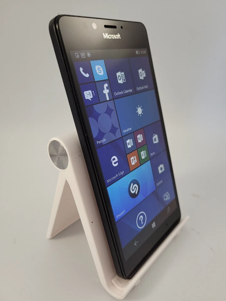 Microsoft Lumia 950 Black Unlocked 32GB 3GB RAM Windows 10 Smartphone - Image 2 of 4