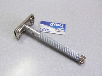 Vintage LADY Gillette Blue Star Safety Razor L-1 1966 CLEAN
