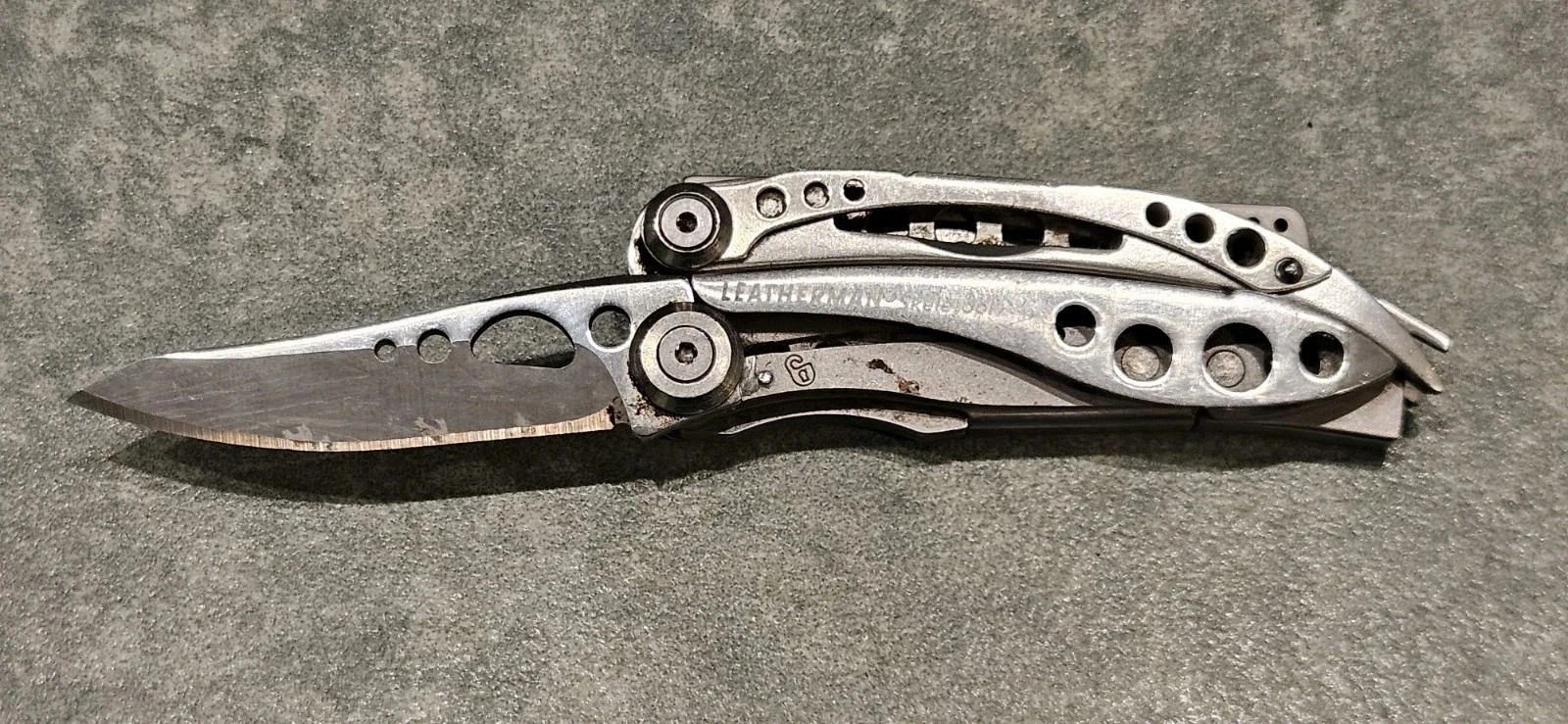 Damaged Leatherman Skeletool Multi-Tool - Silver - No Sheath - See Pictures
Opens in a new window or