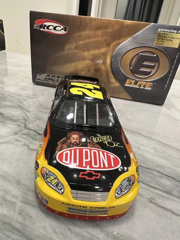 Jeff Gordon 2004 DuPont Wizard Of Oz ELITE Nascar 1/24 Diecast Action #24 Chevy - Image 2 of 4