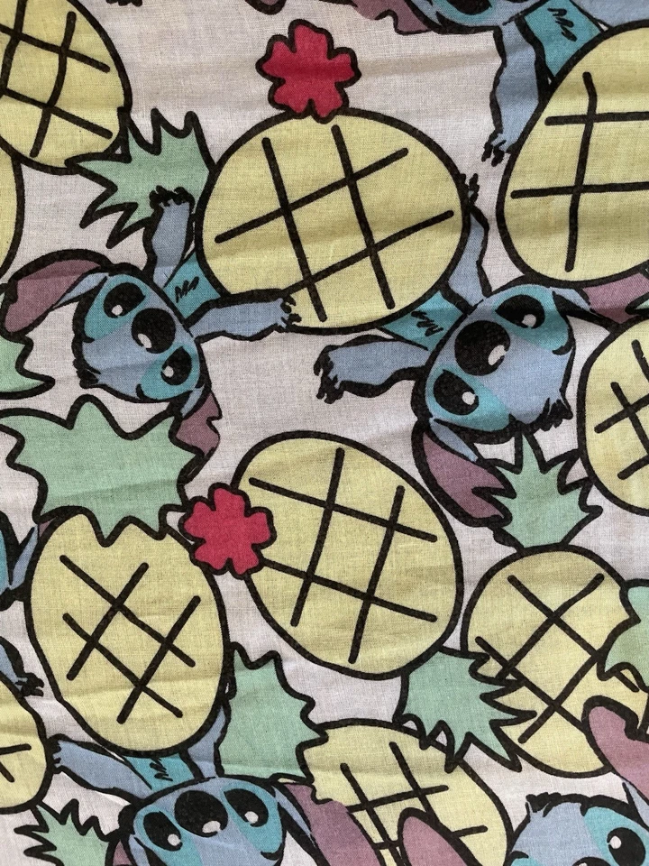 Bufanda de piña Hot Topic Loungefly Lilo and Stitch Disney Foto 3 de 4