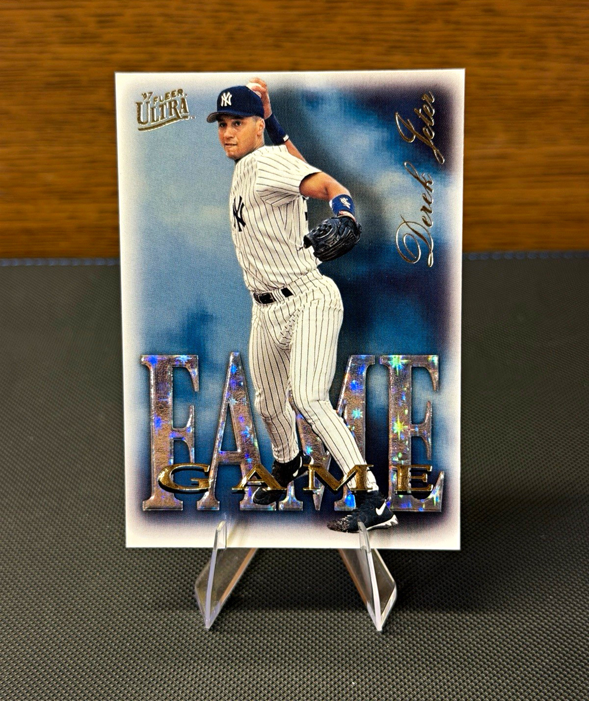 Fleer 1997 Ultra Fame Game Derek Jeter Insert #7/18 New York Yankees