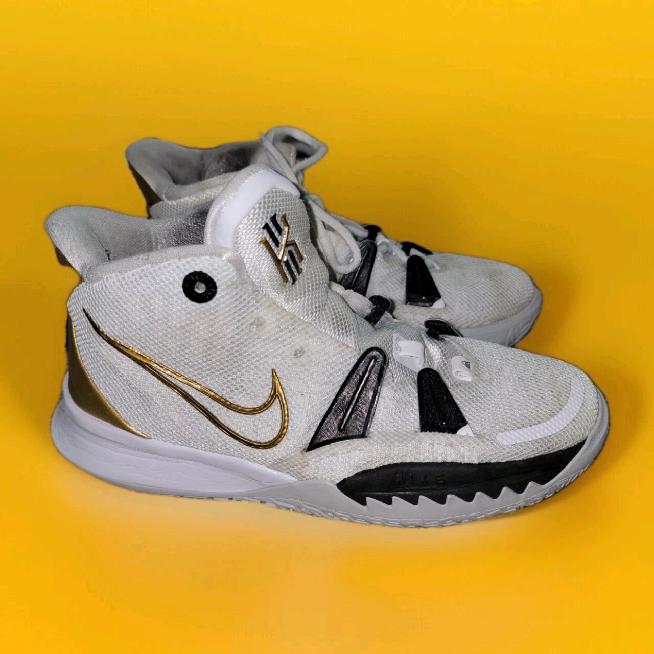 Nike Ct4080‐107 Youth Kid's Kyrie 7 NBA Final Rings GS Sneaker Shoes Sz.6Y Used