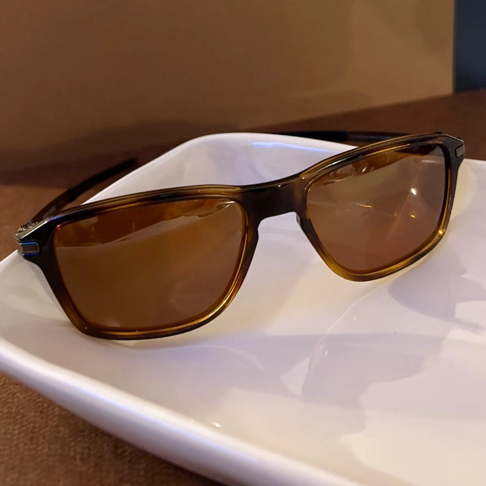 Oakley Wheel House Sunglasses 0009469 Brown Tortoise Frame Prizm Polarized Lens - Image 2 of 4