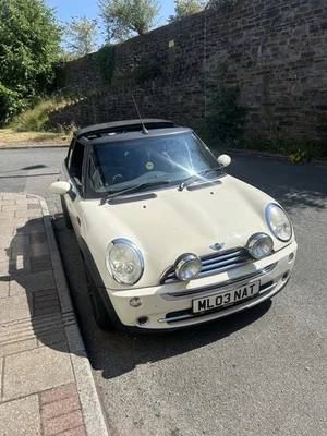 Mini Cooper - Image 1 of 2