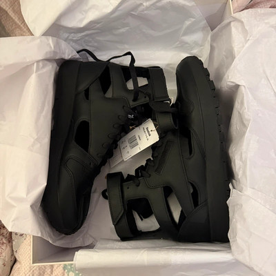 NEU Maison Margiela x Reebok Sneaker Gr. 45 schwarz Tabi