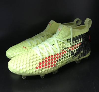 soccer cleats size 9