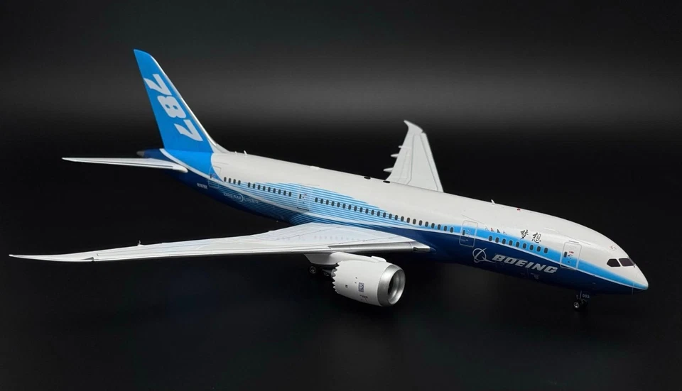 Boeing / Boeing 787-8 Dreamliner / N787BX / KJ-B788-106 / 1:200 Foto 2 de 4