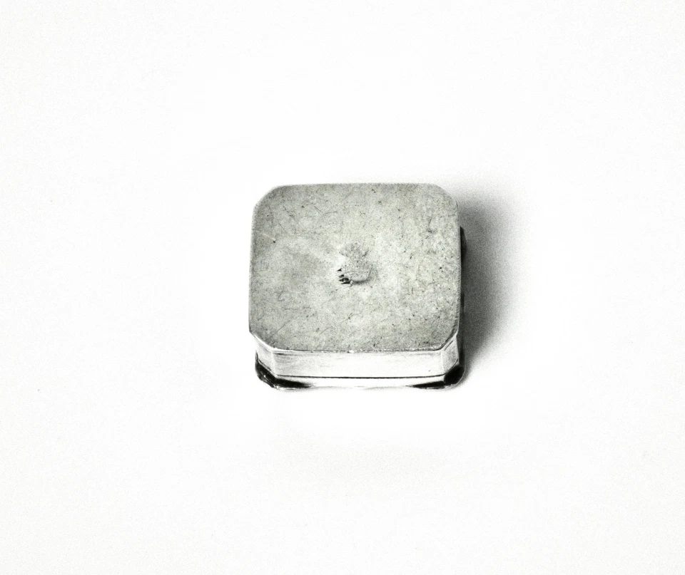 Antigua caja de parches o pastillas holandesa de plata .833 principios de 1800 (1814-1840) Foto 3 de 4