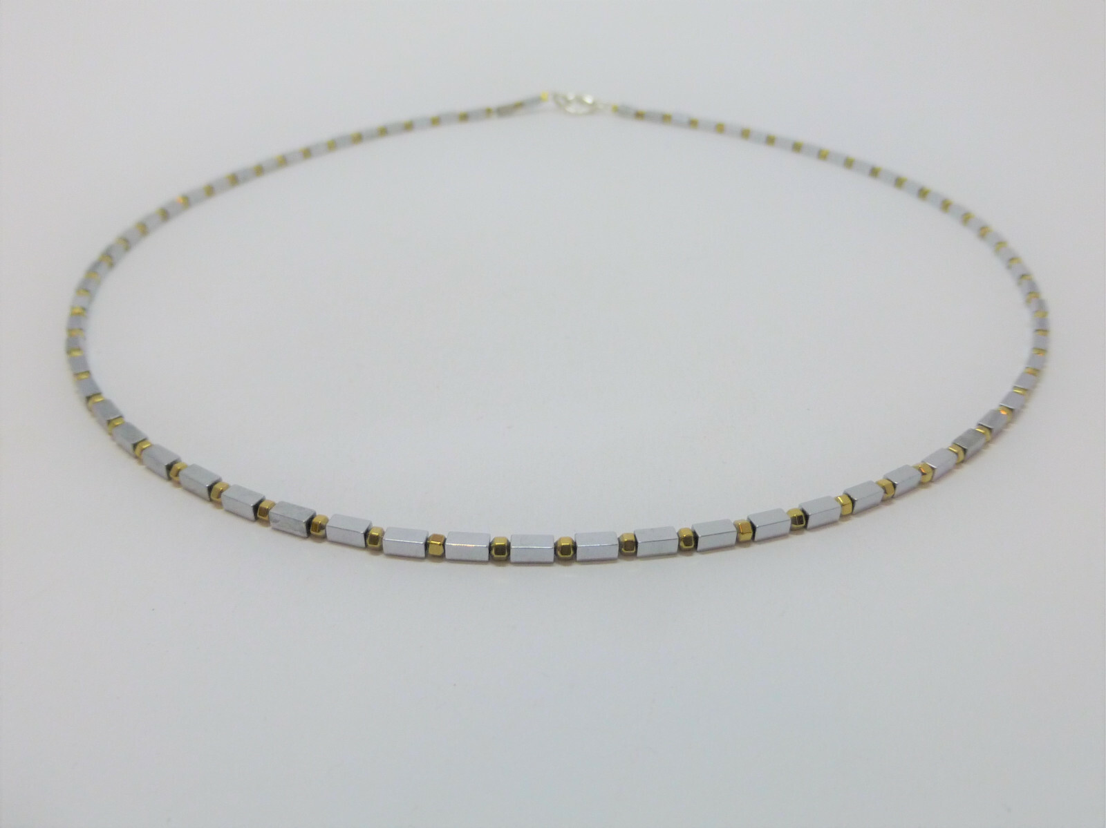 Collier En Hématite Cube Avec Perles Gris Anthracite - Chaîne Ajustable En Acier Inoxydable - Fait Main En Allemagne