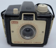 Vintage 1950's KODAK Brownie BULLET Black Bakelite Camera Eastman Kodak Co. USA