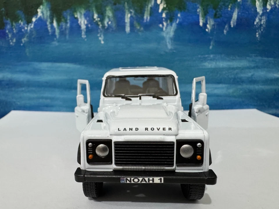 Land Rover Defender PERSONALIZED NAME 1/36 scale model car, car model metal SUV - Image 4 of 4