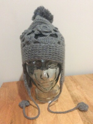 NWOT Crochet knit hat with Pom Pom,gray/blue sparkly thread 