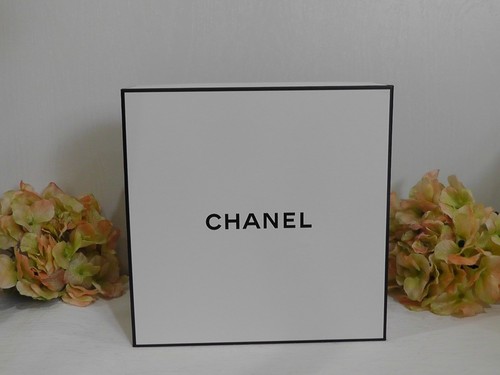 CHANEL White Empty Gift Box + Tissue + Card + Envelope 8.5'' W x 8.5'' L x 4'' D