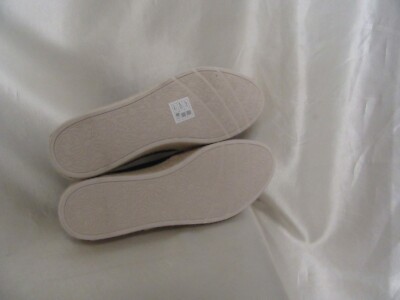 WOMEN`S SKECHERS MARTHA STEWART SLIP ON CASUAL SHOES SIZE 8.5M NEW
