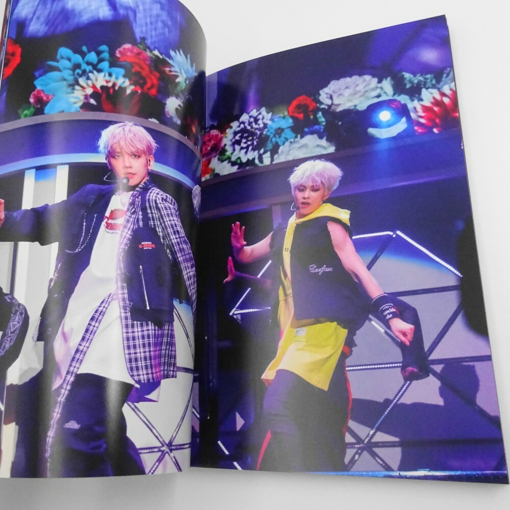 EXO-CBX “MAGICAL CIRCUS