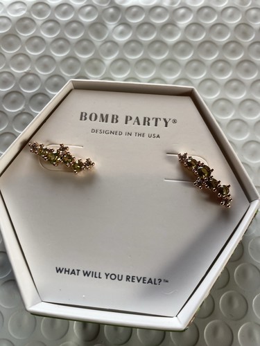 BOMB PARTY AUGUST 2023 VINES OF SPARKLE RBP6352 EARRINGS LAB CREATED PERIDOT... - Picture 3 of 4