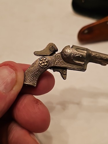 ROY ROGERS Miniatur Kappe Pistole 2 1/2" eingekreistes Gänseblümchen Logo mit Lederholster - Bild 8 von 8
