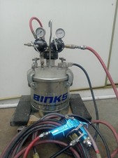 Binks 2.8 gal pressure pot with mixing agitator ,Binks Spray Gun, 25 ft hose