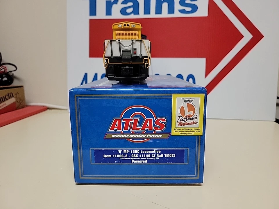 Atlas O Scale MP-15DC Locomotive CSX  #1806-2 - Image 2 of 3