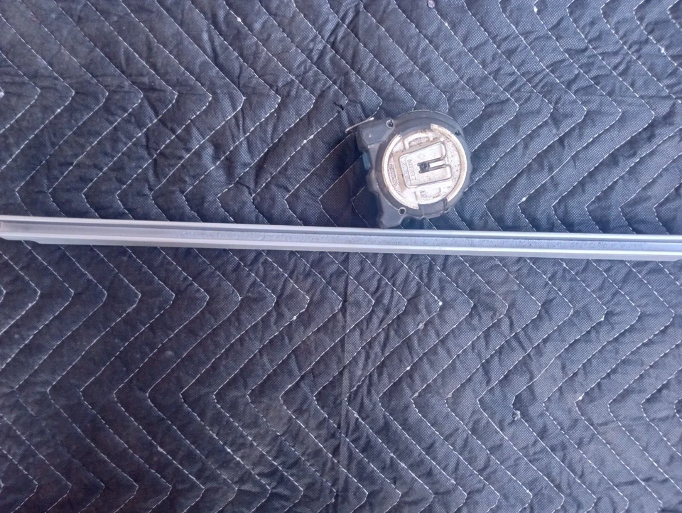 Oldsmobile Cutlass 1969 marco de extensión de ventana inferior Foto 2 de 3