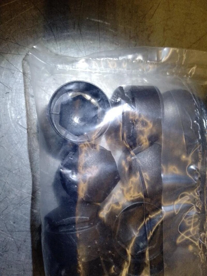 4M0601173C copricerchio per SEAT IBIZA (KJ1) 1.0 TSI 2017 4637561 - Image 3 of 4