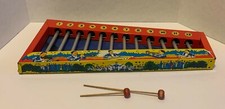 1940's Dziecko TIn - KSYLOFON - 12 dzwonków - 2 młoty drewniane patent 2,317,164