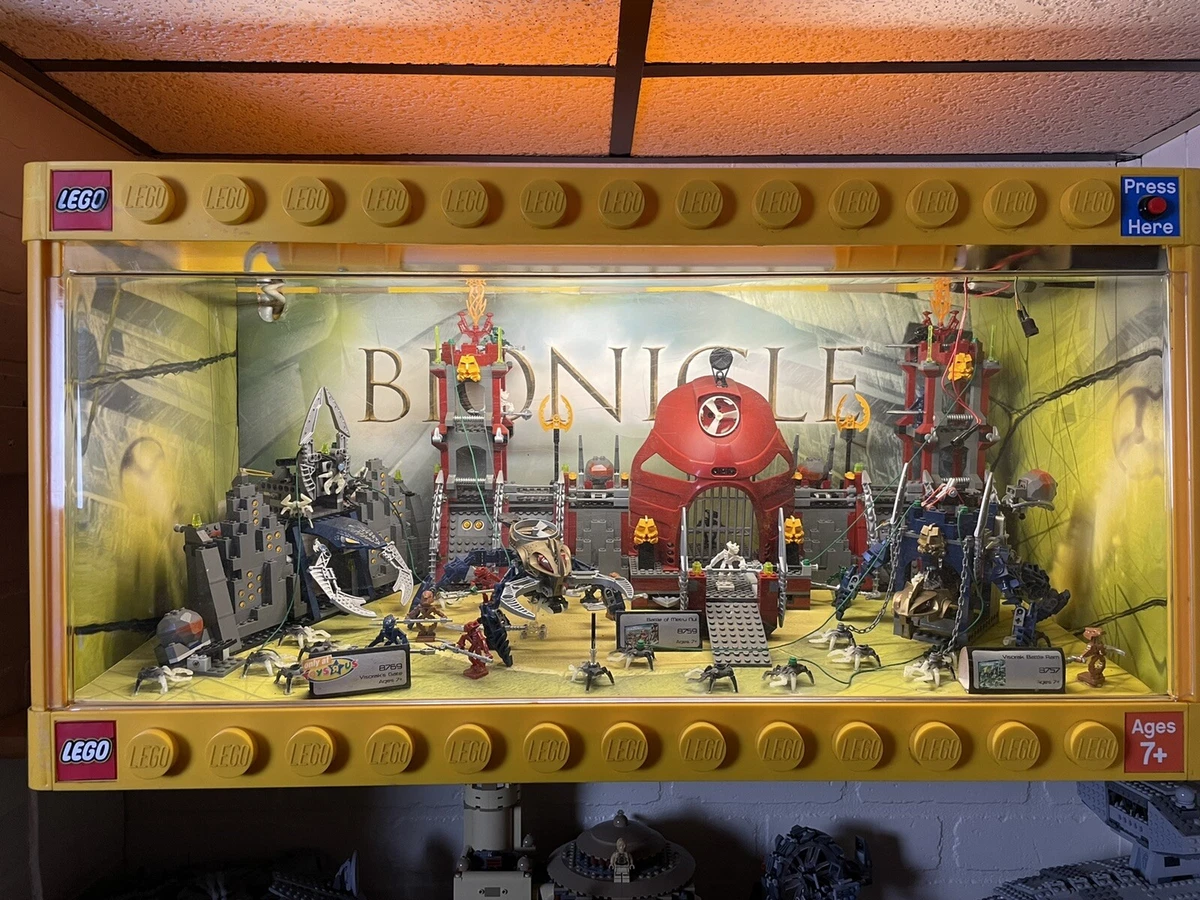 RARE Lego Bionicles Toys R Us Display Case 2005 8769 8759 8757