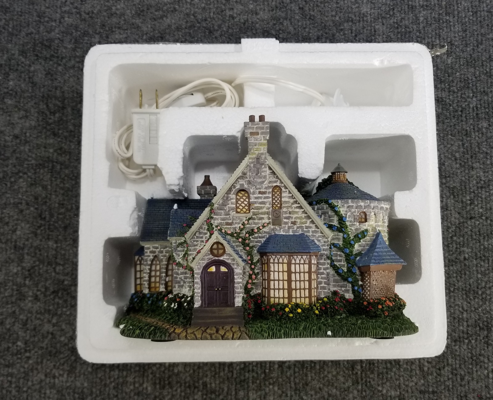 HAWTHORNE VILLAGE Thomas Kinkade LAMPLIGHT MANOR LIGHTUP BUILDING