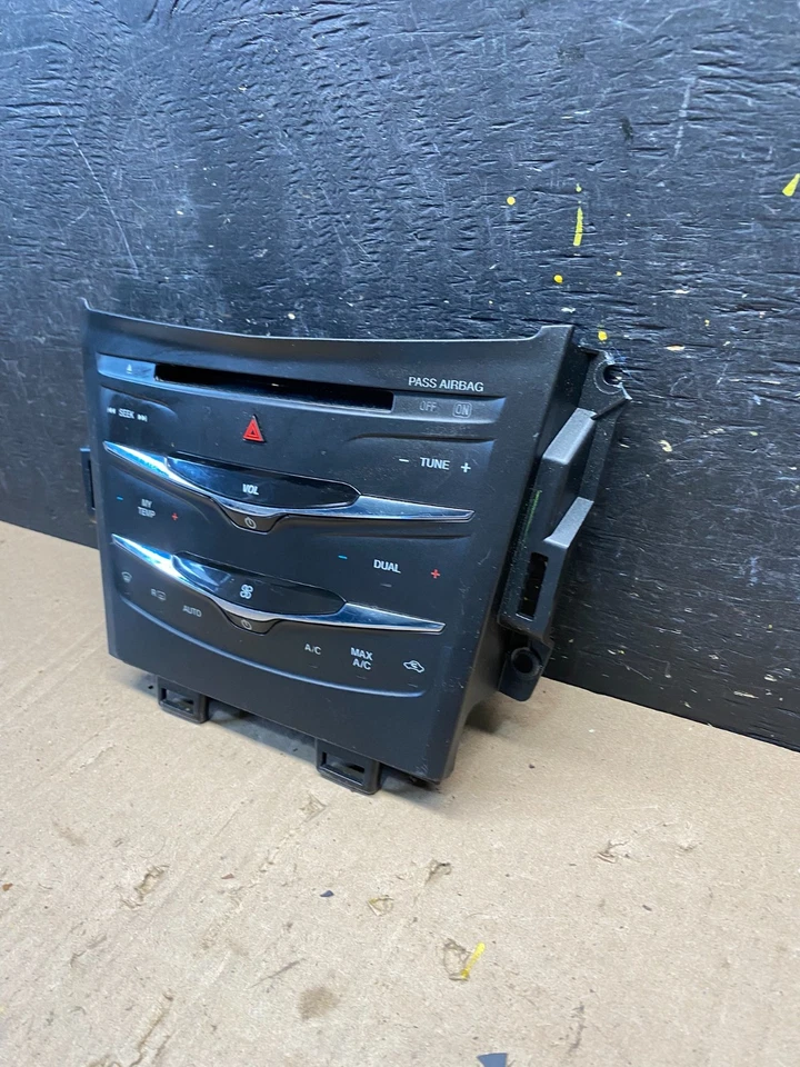 2013 to 2019 Lincoln MKT OEM Radio Dual Climate Control Panel OEM r9021 DG - Image 3 of 4