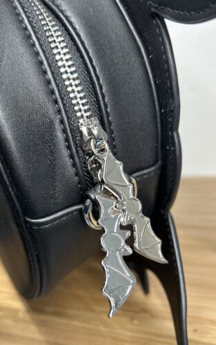 Cakeworthy Disney Halloween Mickey Mouse Vampire Dracula Crossbody Bag **READ** - Picture 9 of 10