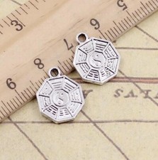 40szt charmsów 15x12mm tybetańskie srebrne wisiorki EF3675