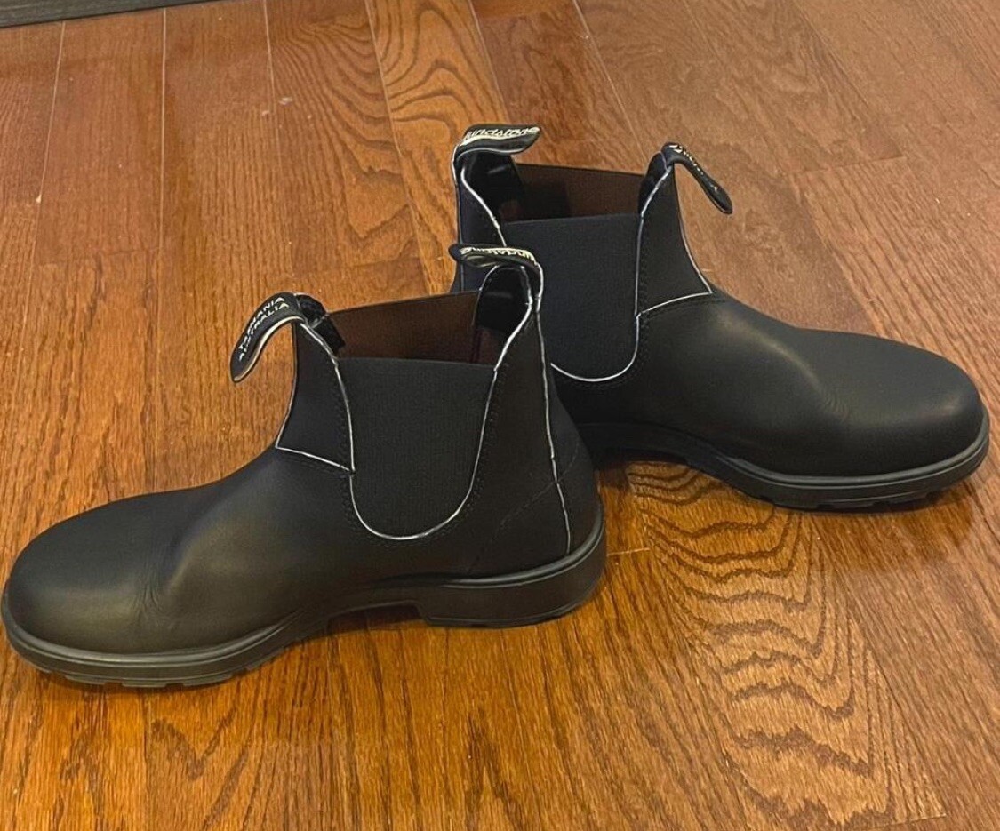 Excellent Condition Blundstone Black Chelsea Boots 510 in Size M8 W10-image