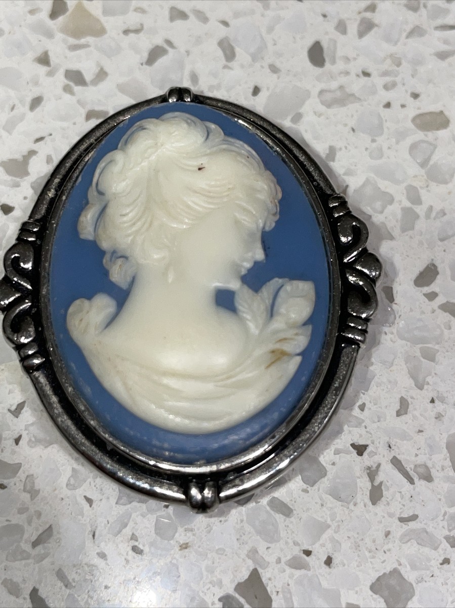 VINTAGE ESTEE LAUDER COLLECTIBLE KEEPSAKE SOLID PERFUME COMPACT