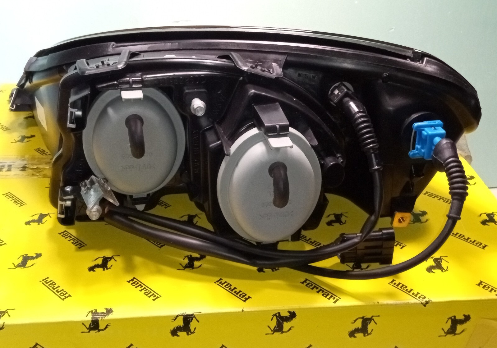 Ferrari 550 Headlight_65338283_65461878_Right Hand Side Headlamp_GENUINE_FACTORY