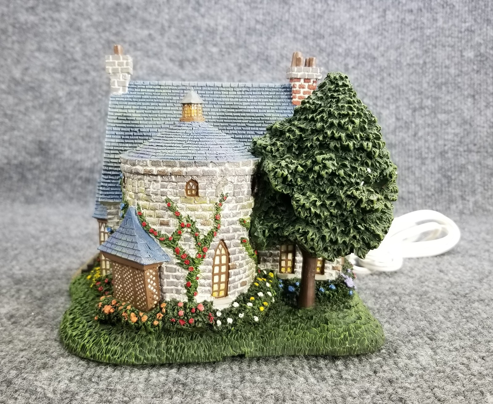 HAWTHORNE VILLAGE Thomas Kinkade LAMPLIGHT MANOR LIGHTUP BUILDING