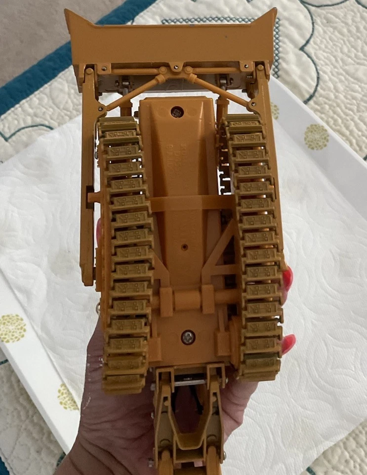 DIAPET YONEZAWA ИГРУШКИ KOMATSU D455A ОЧЕНЬ ХОРОШИЙ ПОДЕРЖАННЫЙ 1:50 СДЕЛАНО В ЯПОНИИ - Изображение 4 из 4