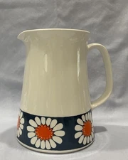 Figgjo DAISY PITCHER / JUG 36 Oz White w/Blue Band & Daisies~Classic MCM~Norway
