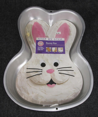 Wilton Easter Bunny Cake pan 2105-2074 mold tin Easter Vintage Cake Pan
