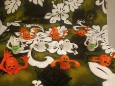 Vintage Rubber  Plastic HALLOWEEN Toy Lot Finger Puppets, Figures, Rings 19pcs