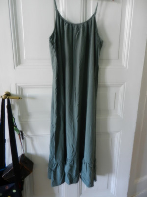 sehr schönes Maxikleid in L von Vera Moda in einem schönrm Grün
