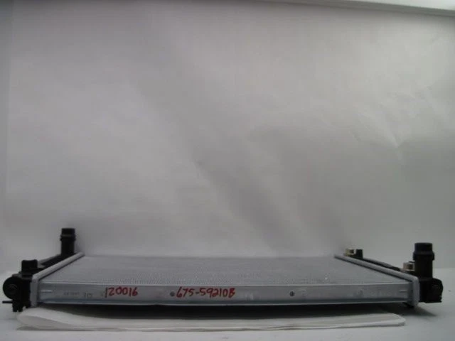 RADIATOR Audi A4 A6 Passat 1996 96 97 98 99 00 - 04 05 555130 Foto 4 de 4