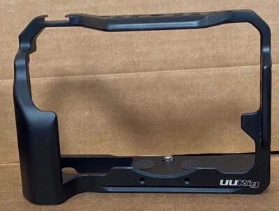 UURIG C-XT4 METAL CAGE CASE FOR FUJI X-T4 CAMERA- USED.
